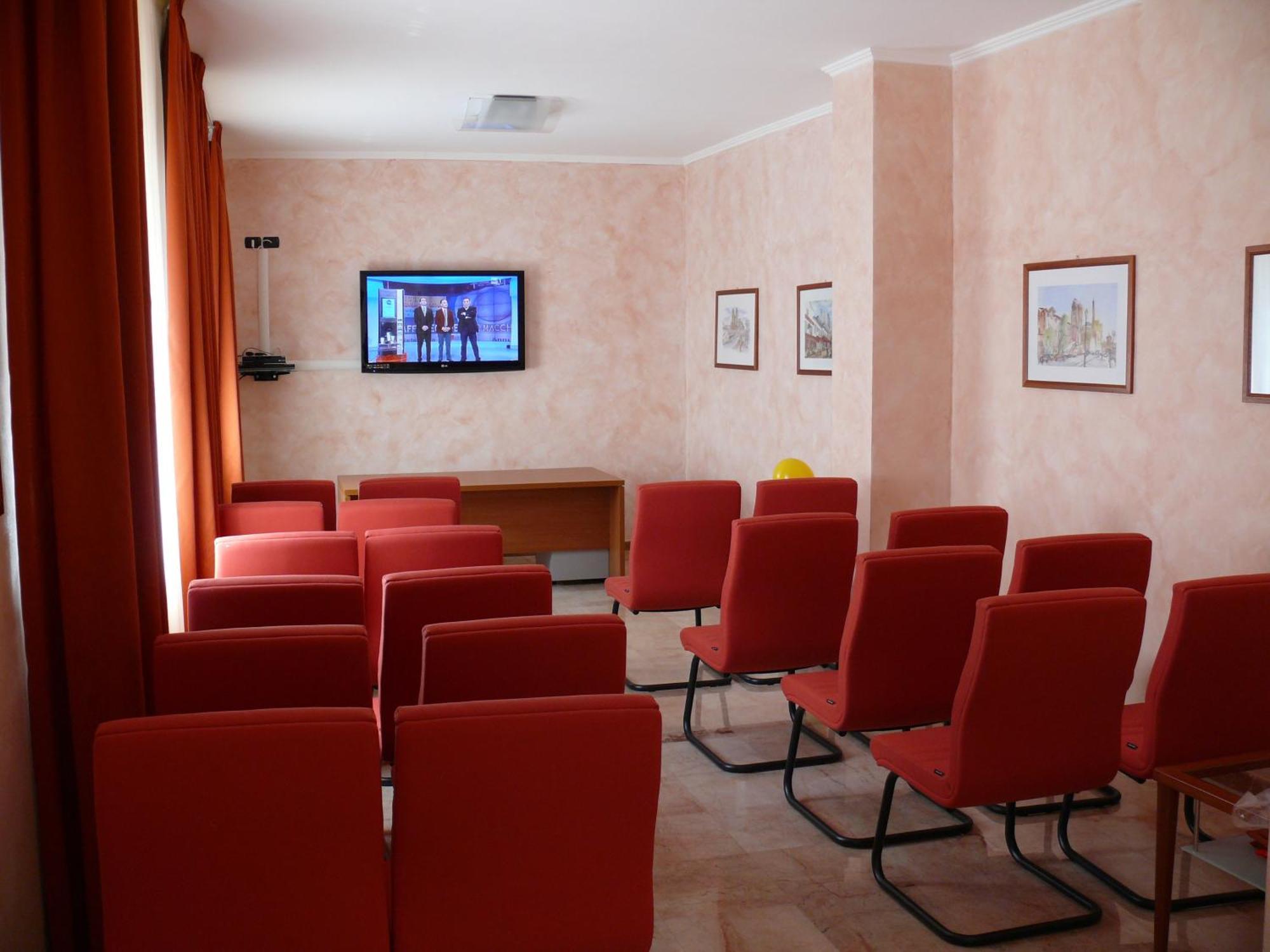 Albergo Casa Del Pellegrino Monte SantʼAngelo Екстериор снимка